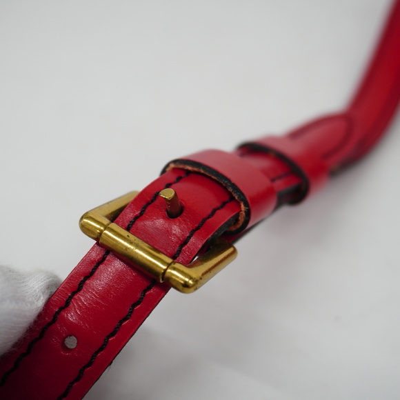 Louis Vuitton Epi Danube Shoulder Bag Red - Picture 10 of 12
